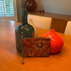 GENUINE LEATHER CLUTCH/WRISTLET